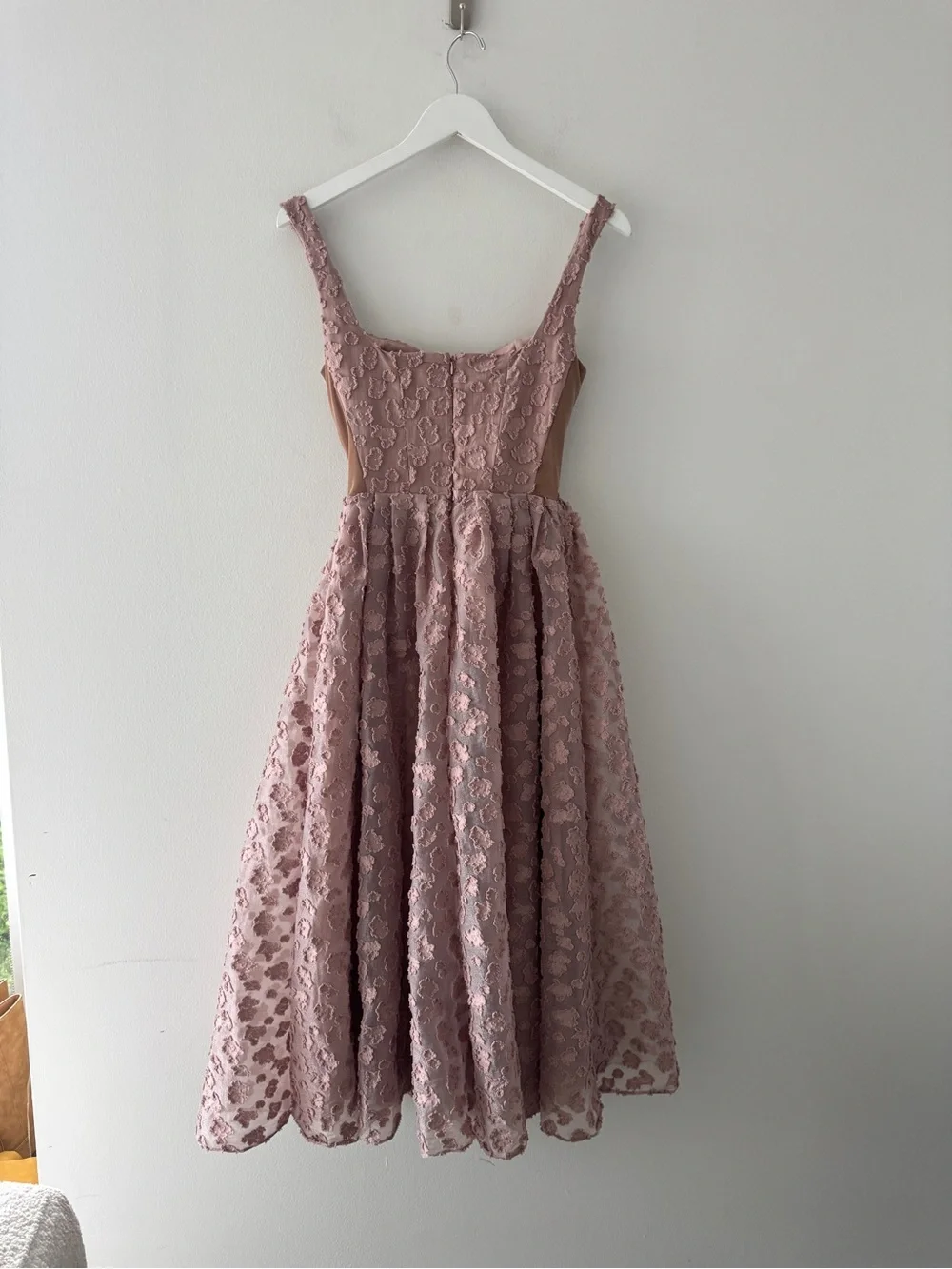 HOUSE OF CB Lovely Rose Midi Dress - Picture 3 of 7